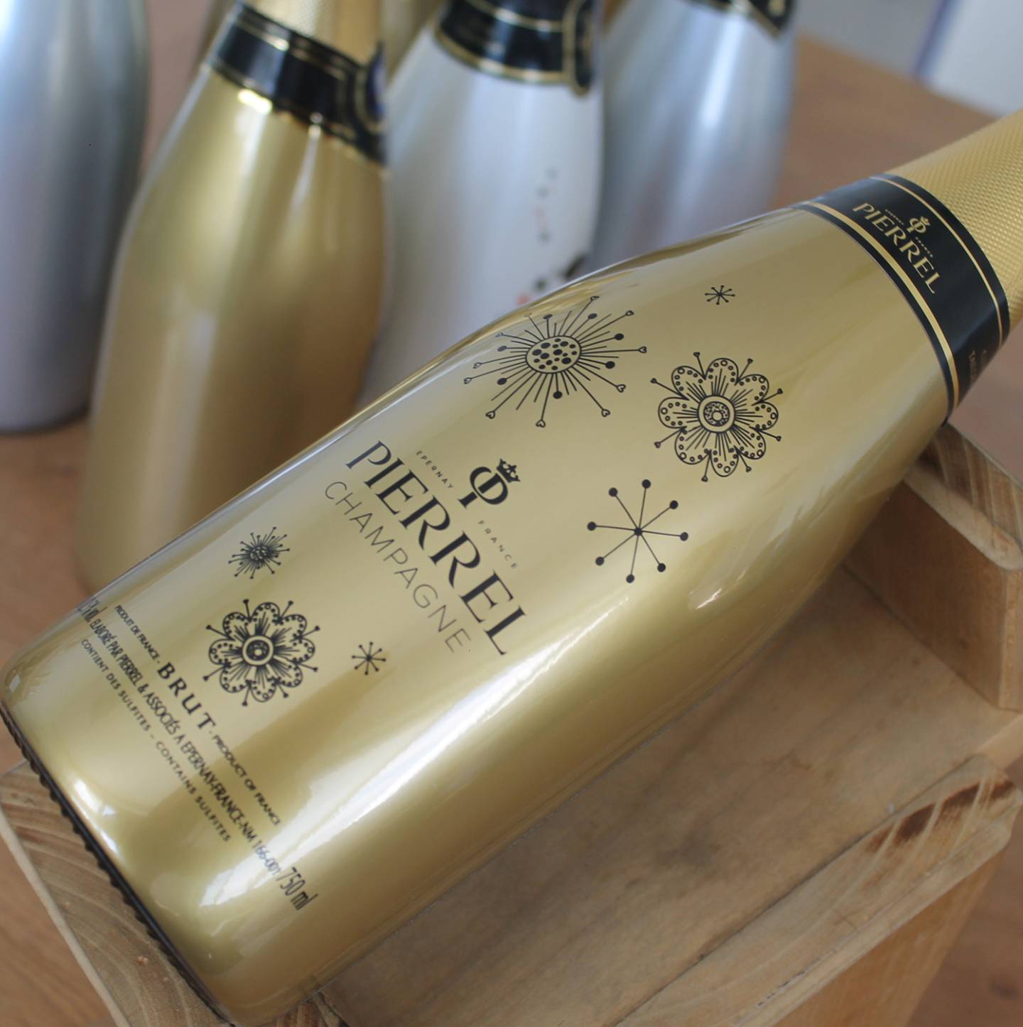 Bouteille de champagne Pierrel dorée